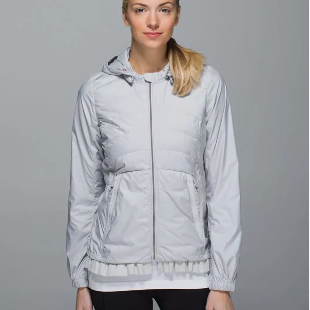 LULULEMON Spring Fling Puffy Down Windbreak Jacket 4 Silver Spoon